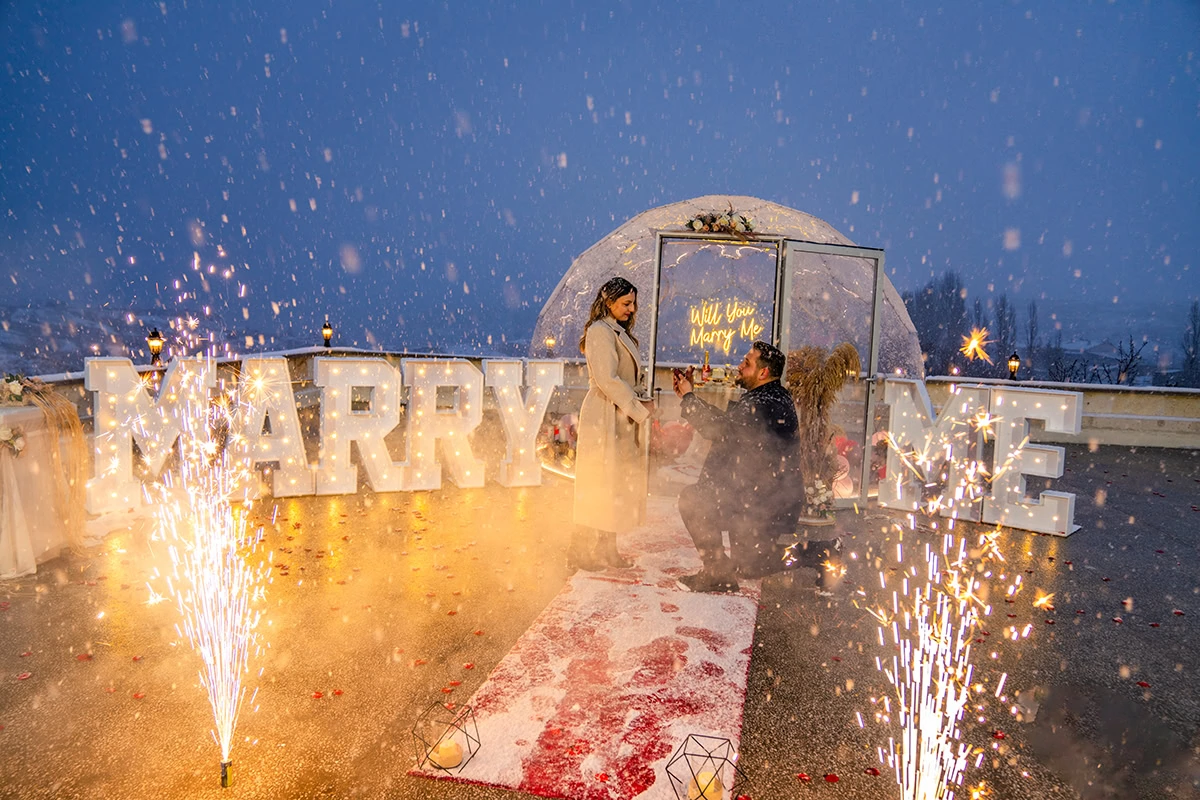 Otel Terasında Fanus - 2